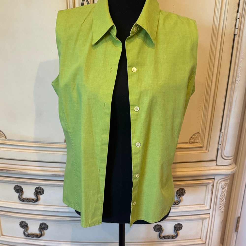 Liz Claiborne Lime Green Sleeveless Button-Down Shirt